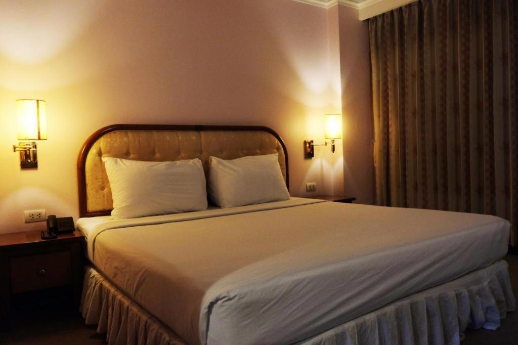 Western Grand Hotel Ratchaburi Ban Bang Kra Extérieur photo