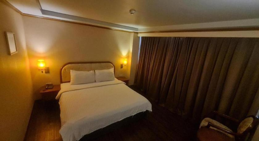 Western Grand Hotel Ratchaburi Ban Bang Kra Extérieur photo