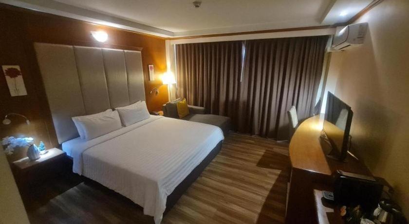 Western Grand Hotel Ratchaburi Ban Bang Kra Extérieur photo