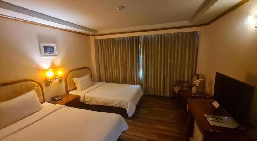 Western Grand Hotel Ratchaburi Ban Bang Kra Extérieur photo