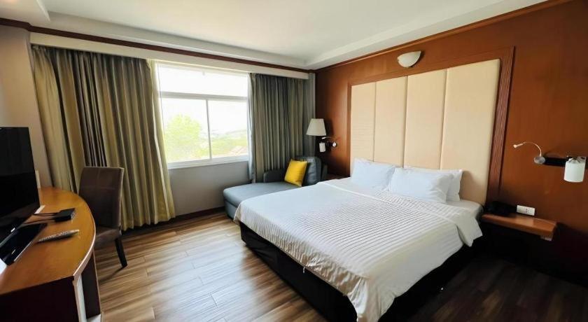 Western Grand Hotel Ratchaburi Ban Bang Kra Extérieur photo