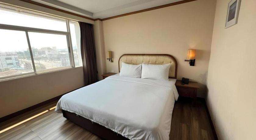 Western Grand Hotel Ratchaburi Ban Bang Kra Extérieur photo